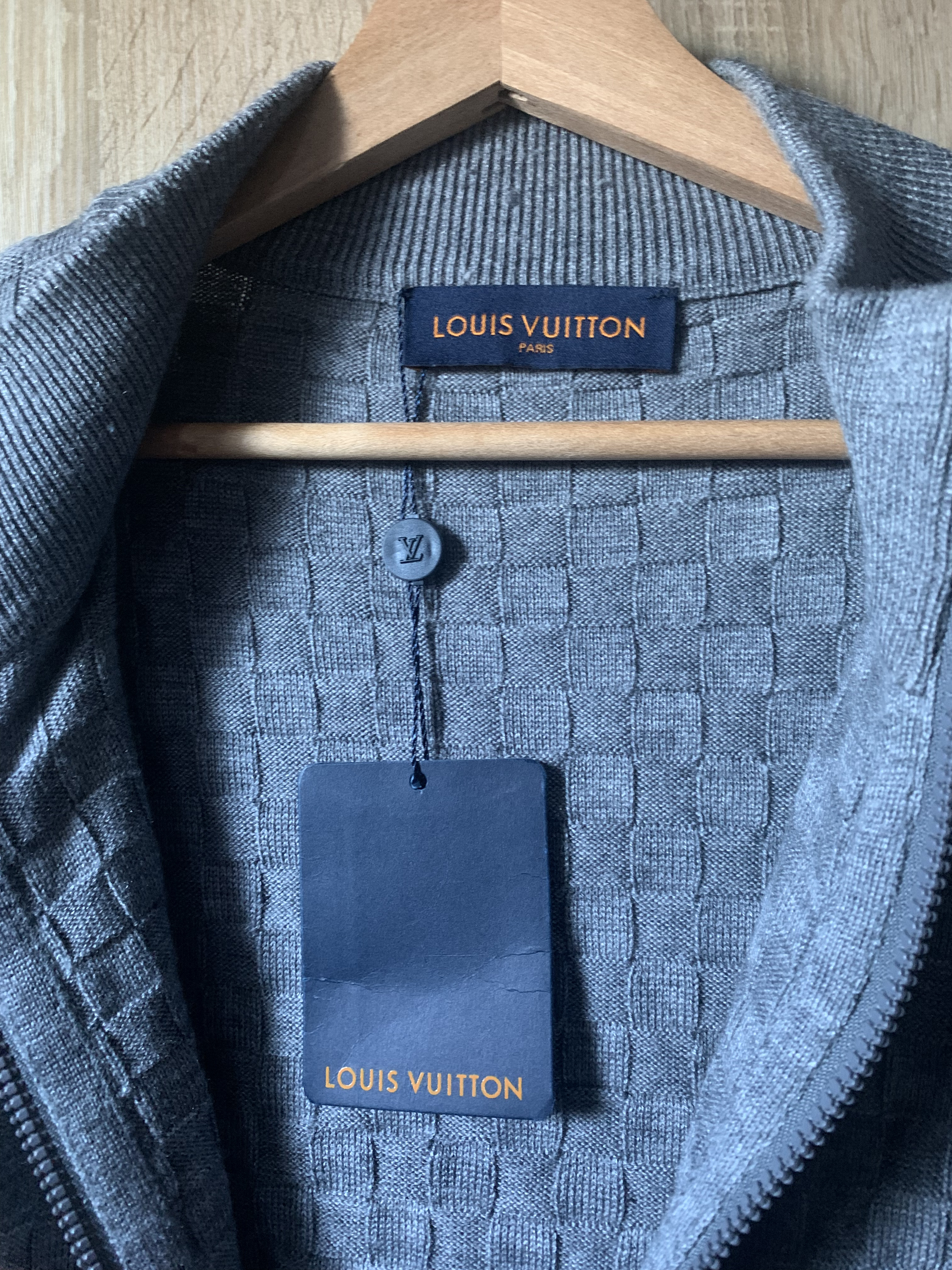 Matthew D on Instagram: Better photos of the LVSE Damier Signature  Cardigan in “Dark Gray”. #lv #lvmen #lvwomen #lvrtw #lvclothes #lvsweater # lvse #lvdamier #louisvuitton #louisvuittonmen #louisvuittonwomen  #louisvuittonrtw #louisvuittoncloth