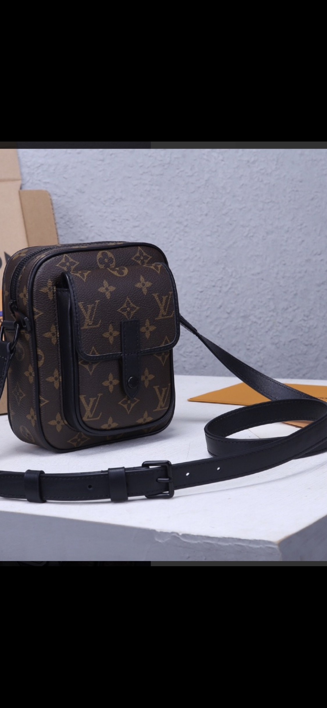 Lv Christopher Wearable Wallet Review